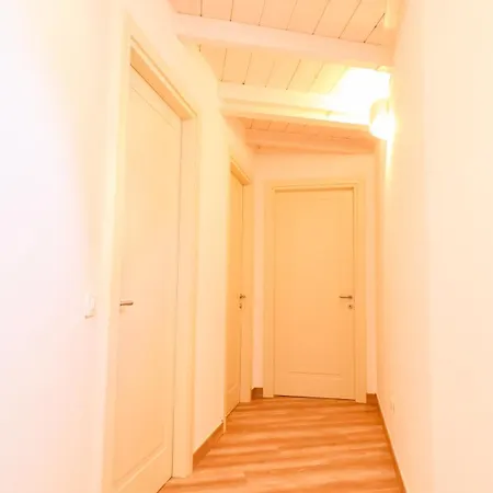 Tuscan Luxury In The Centre - With Wi-fi, Gym, Terrace Apartment