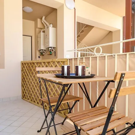 Tuscan Luxury In The Centre - With Wi-fi, Gym, Terrace Apartment