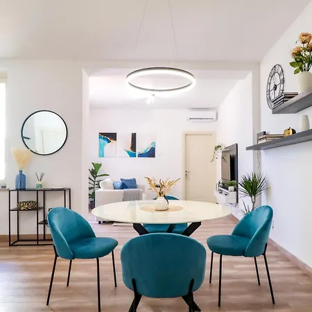 Tuscan Luxury In The Centre - With Wi-fi, Gym, Terrace Apartment