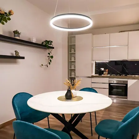 Tuscan Luxury In The Centre - With Wi-fi, Gym, Terrace